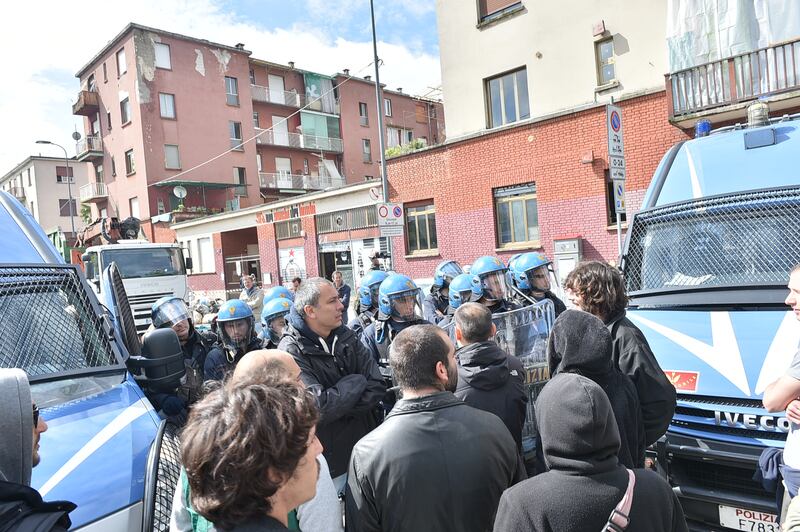 NoExpo, sgomberi al Giambellino 10