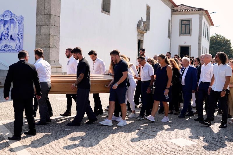 Lacrime e dolore per l'ultimo saluto a Doago Jota 11