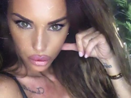 Antonella Mosetti, wet-look bollente sui social
