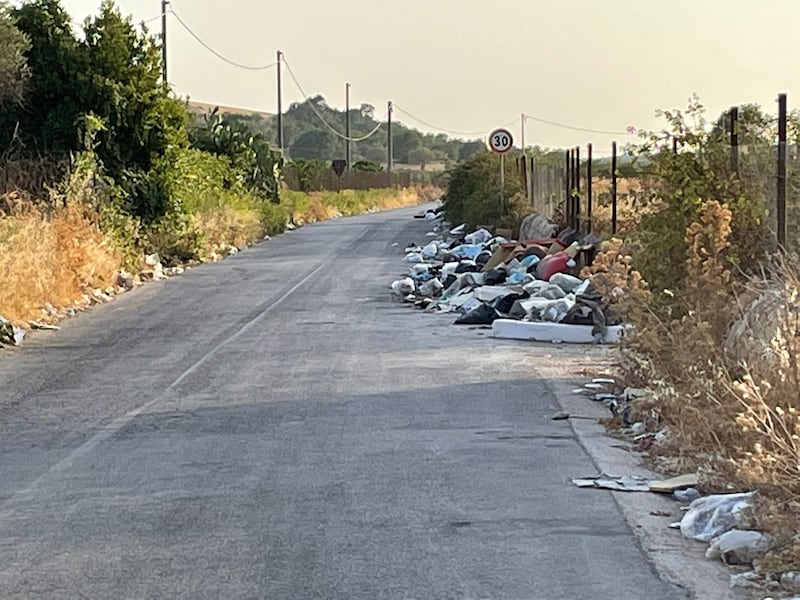 L'inferno di discariche abusive che feriscono la Sicilia 17