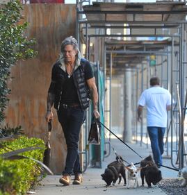 Mickey Rourke piange per le strade di Los Angeles 10