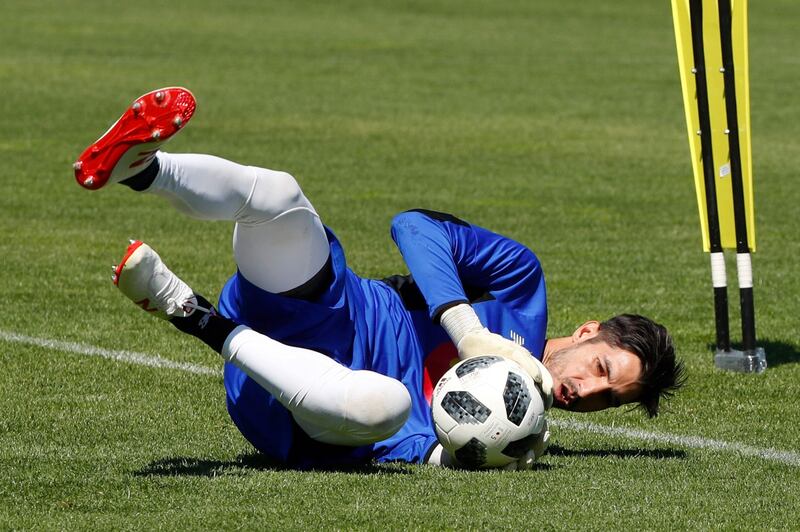 Gigi Buffon e la sua incredibile somiglianza con il portiere di Panama 6