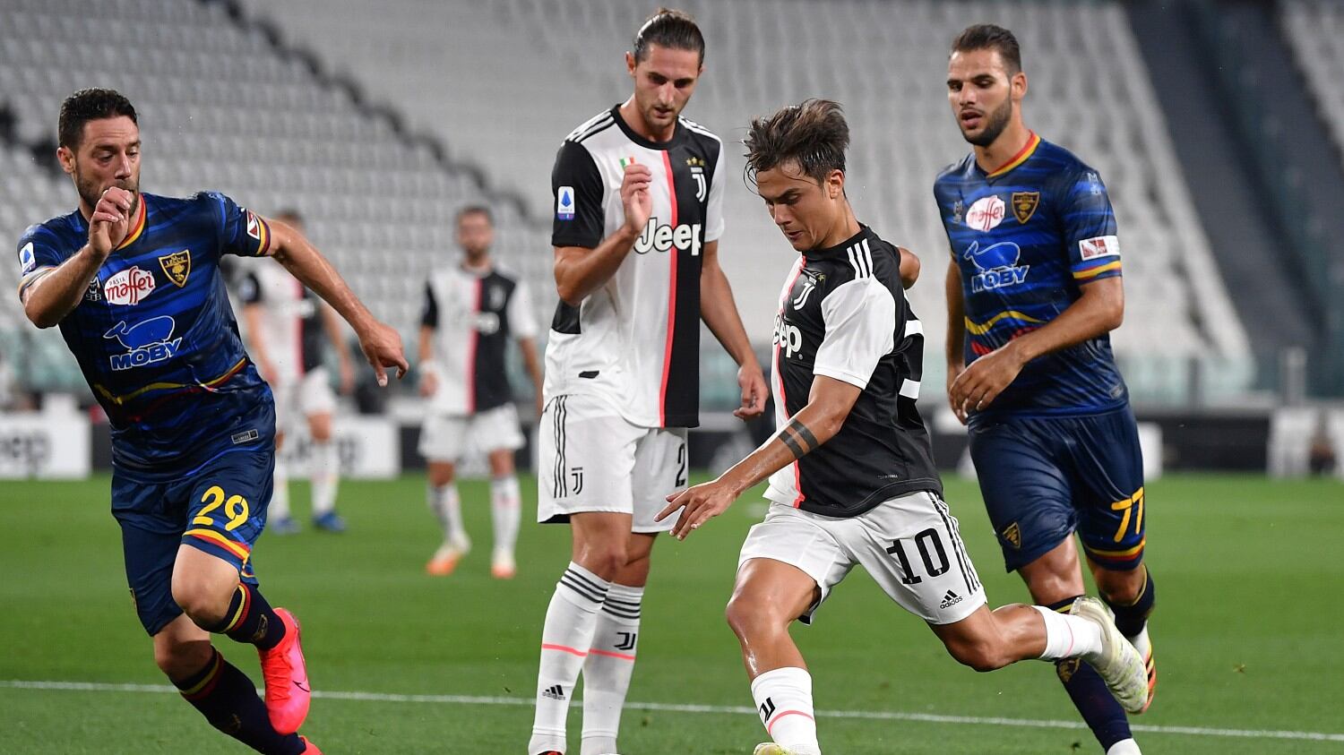 La Juventus cala il poker contro il Lecce: 4-0 e fuga scudetto