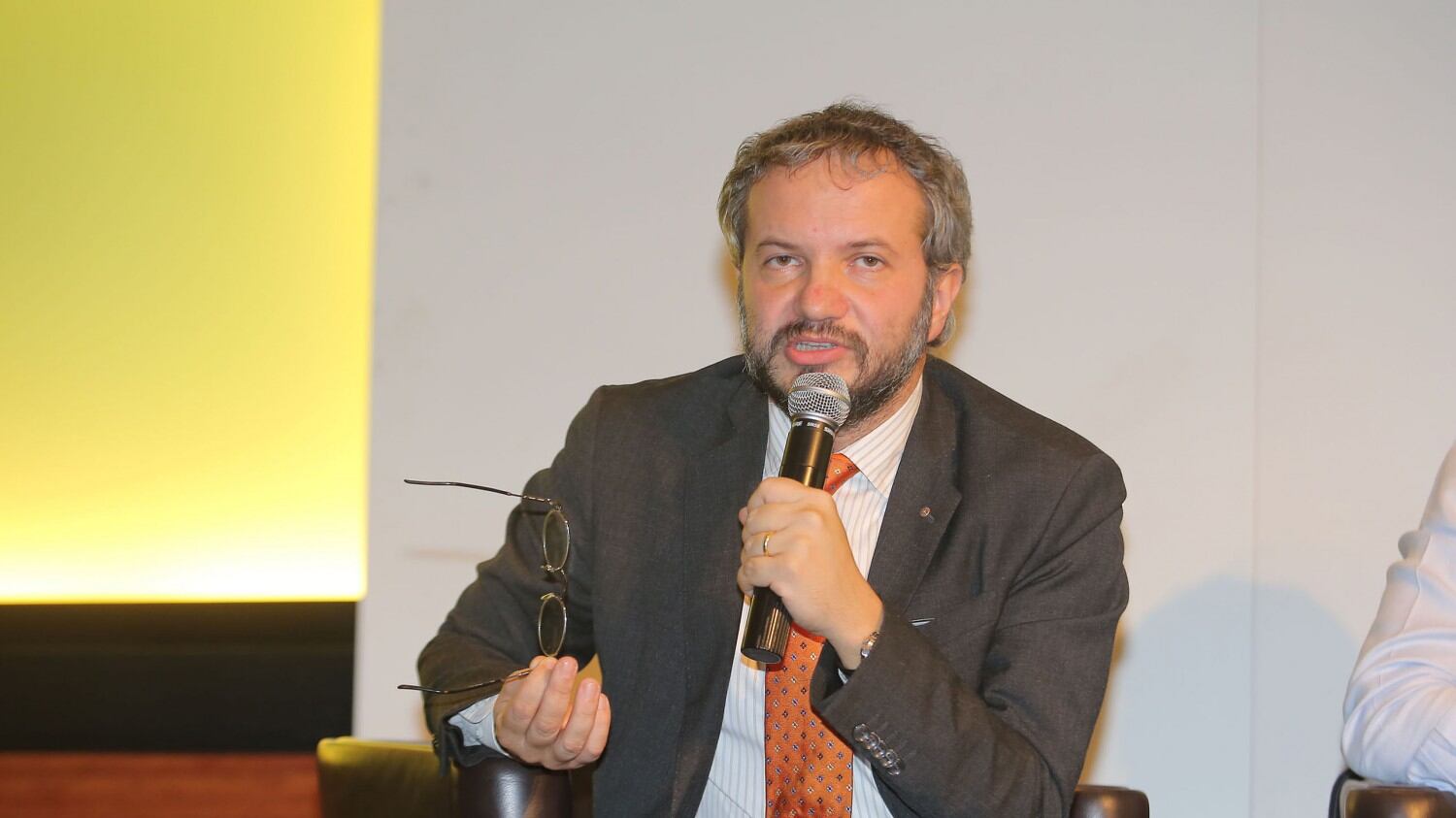 Lo spread arriva a 280, Borghi: "Senza garanzia Bce si smantella tutto"