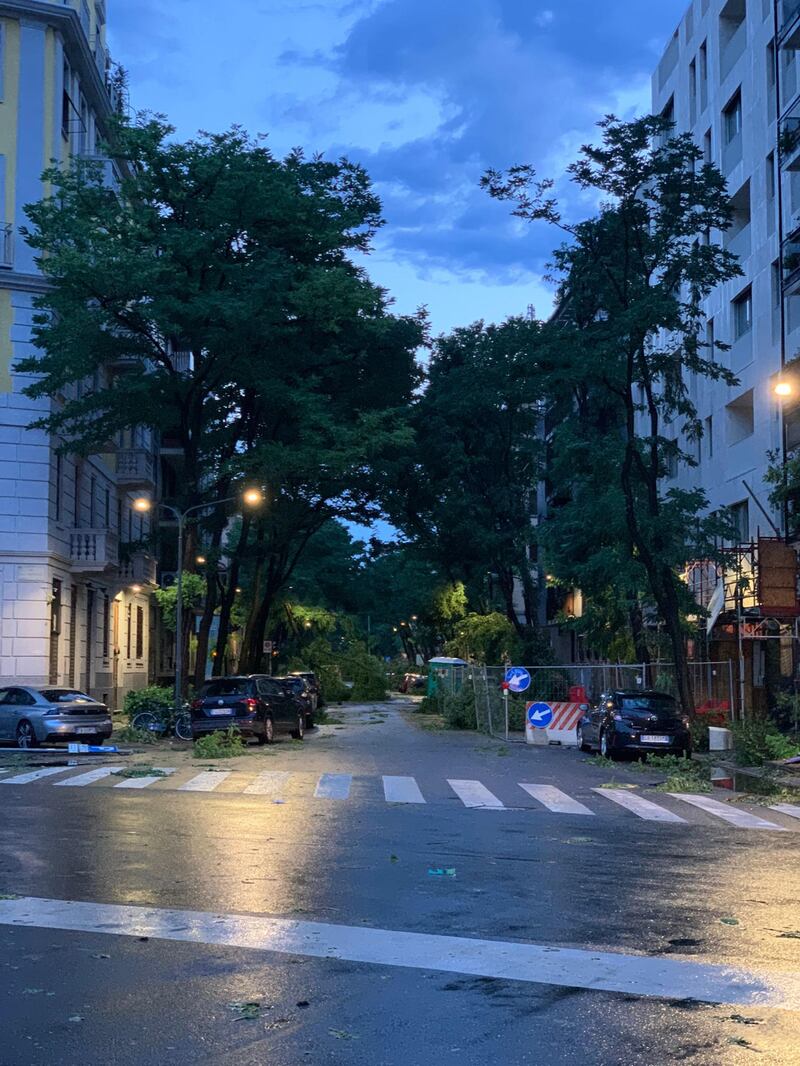 Tempesta su Milano, blocco alla viabilità e problemi ai trasporti 2
