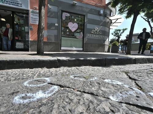 Napoli, bimba ferita a Sant’Anastasia: convalidato il fermo per il 17enne accusato di tentato omicidio