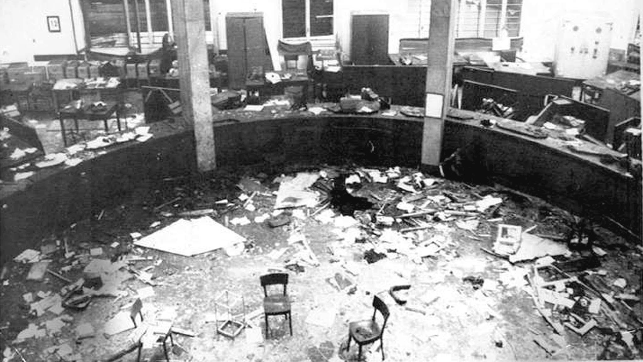 In settant'anni dai canti agli esplosivi