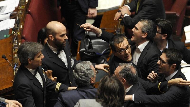 Rissa alla Camera sul ddl riforme costituzionali