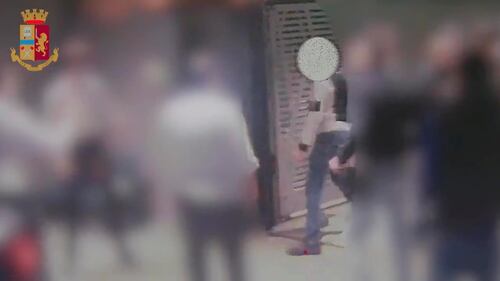 Aggressioni e rapine da parte del branco