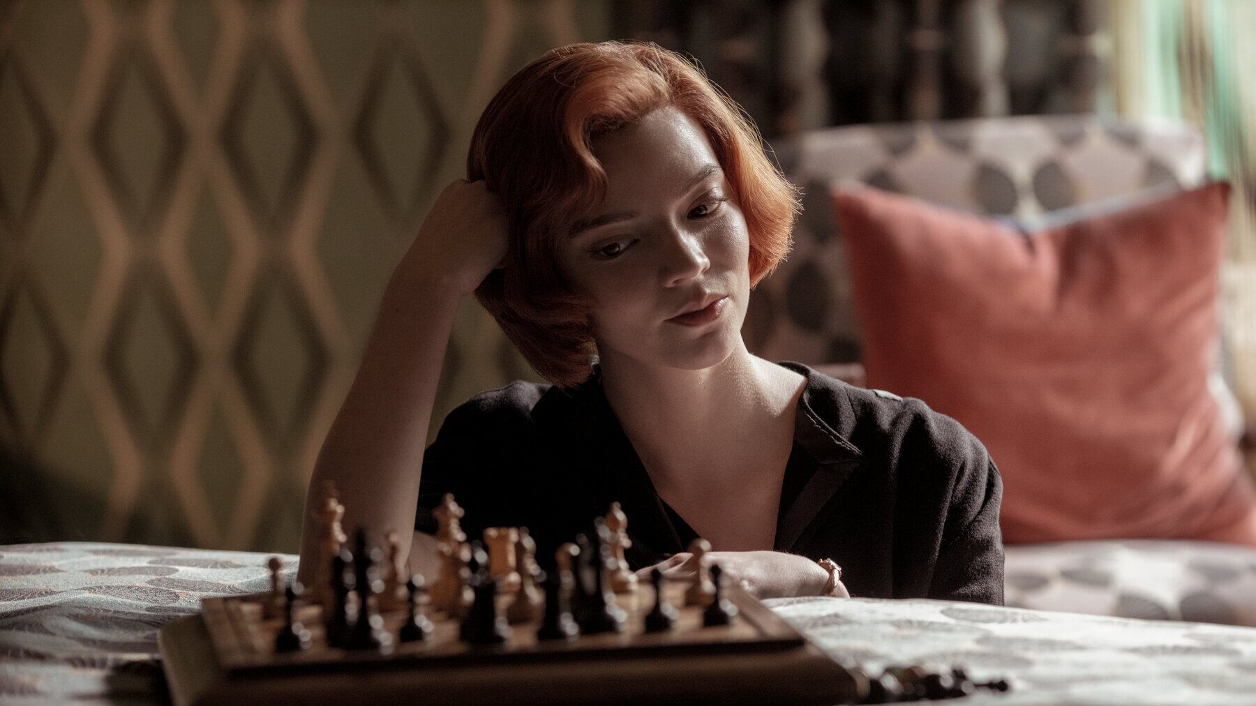 "La regina degli scacchi", l'imperdibile serie che intreccia genio e psicosi