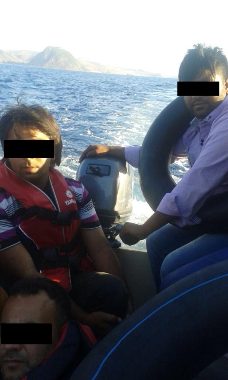 Le foto in esclusiva dai gommoni dei trafficanti 6