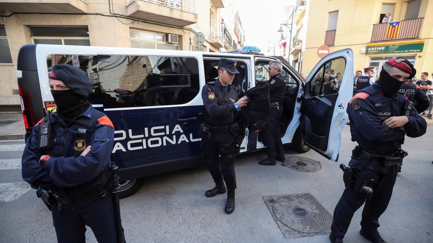 Grida Allahu Akbar e la polizia spagnola lo ferma sparandogli