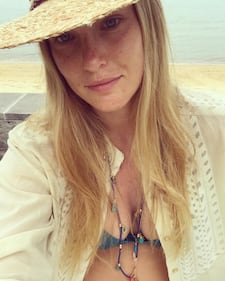 Bar Rafaeli, gravidanza sexy al mare 4
