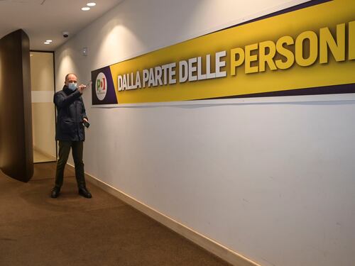 "Il congresso è illegittimo". Nuovo terremoto nel Pd