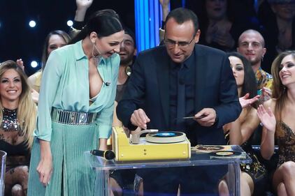 Anna Tatangelo, spacco sexy con fotomontaggio 7