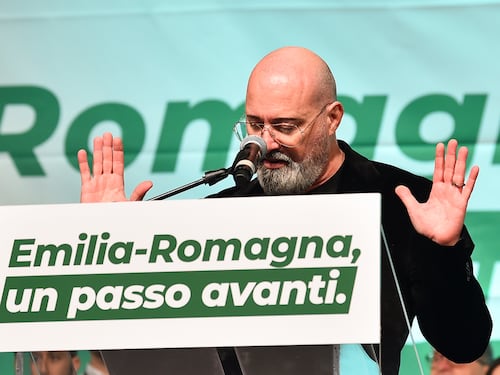Un sindaco accusa Bonaccini: "Atteggiamento minatorio". E spunta un audio