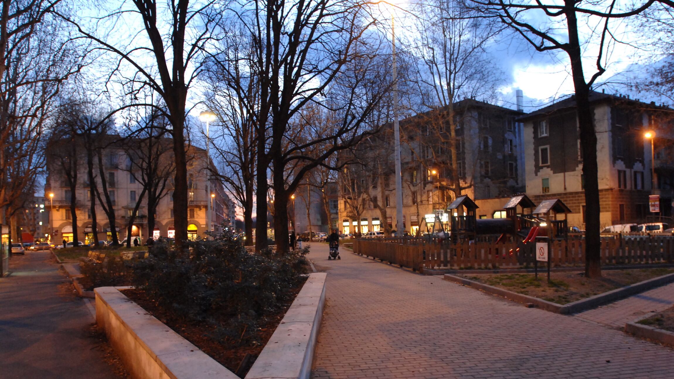 Piazza Prealpi, via al restyling del mercato con le mostre e gli eventi tra le bancarelle