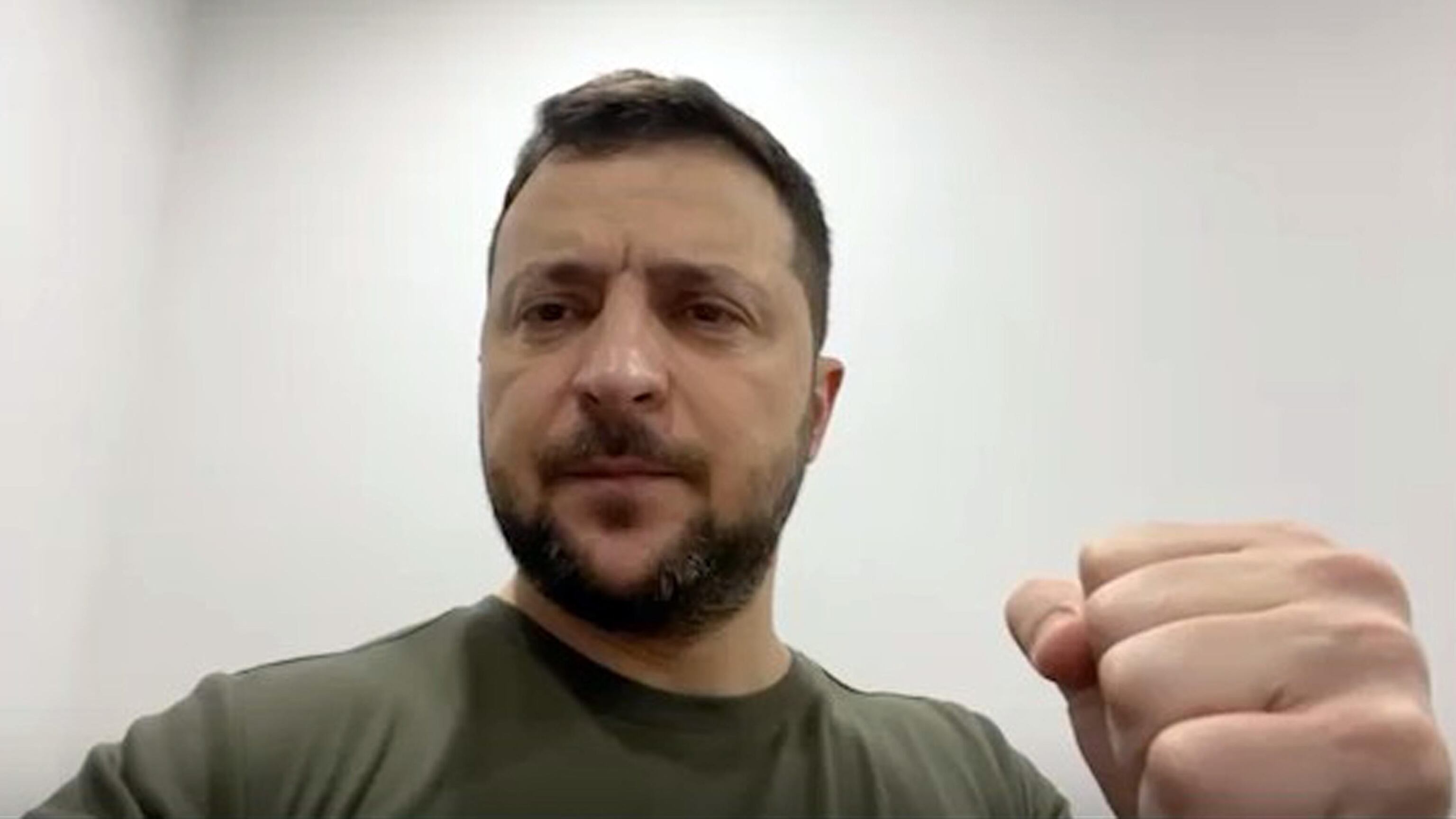 Mosca-Kiev, stop ai negoziati. Zelensky parla ai leader Ue. Macron: "Più armi all'Ucraina"