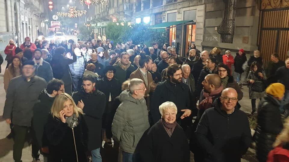 La psicosi e gli aperitivi solidali: il Pd cieco non vide l'epidemia