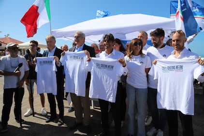 10 pillole social e un pieghevole con i “cruciverba patrioti”: parte la campagna estiva di FdI 7