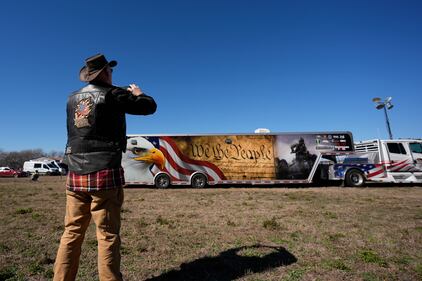 "Take Our Border Back": la marcia del patrioti per i confini Usa 11