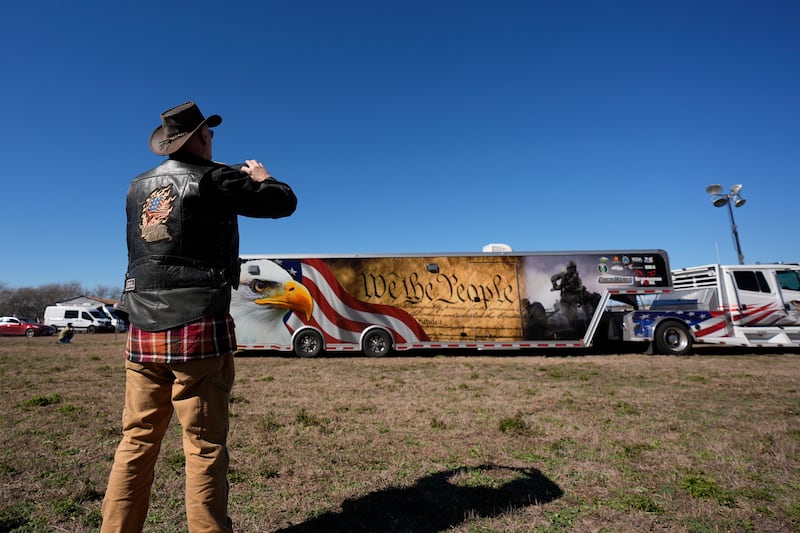 "Take Our Border Back": la marcia del patrioti per i confini Usa 11