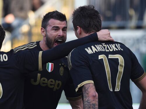La Juventus batte il Carpi e continua la remuntada