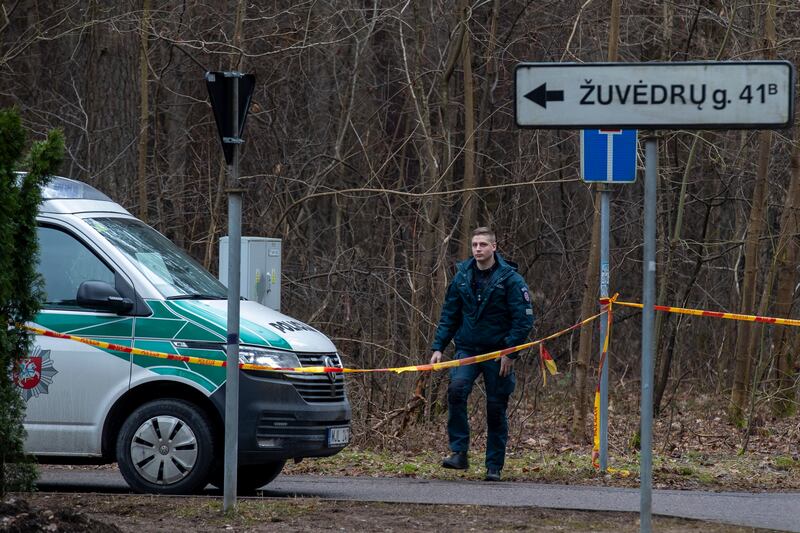 Polizia fuori casa di Vokov 6
