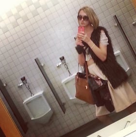 La protesta della trans: "Cosa succede se uso il bagno degli uomini" 9