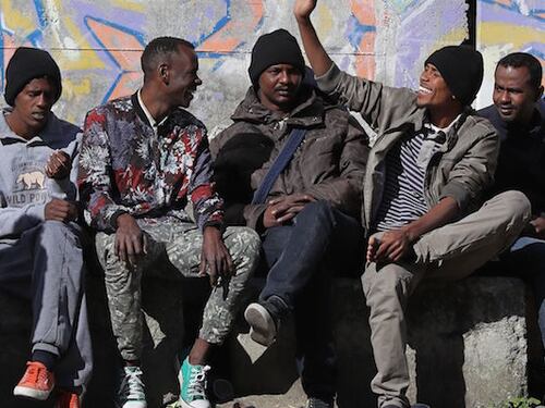 Sardegna, è polemica: pass ai migranti per frequentare l’università
