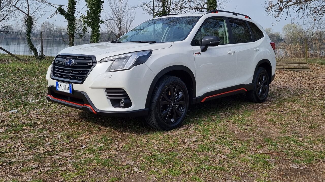 Subaru Forester 2.0 e-Boxer Mild Hybrid: inarrestabile e con spazio per l’avventura. La prova su strada