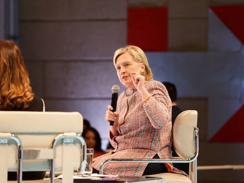 Email private, dall'Fbi niente incriminazione per Hillary Clinton