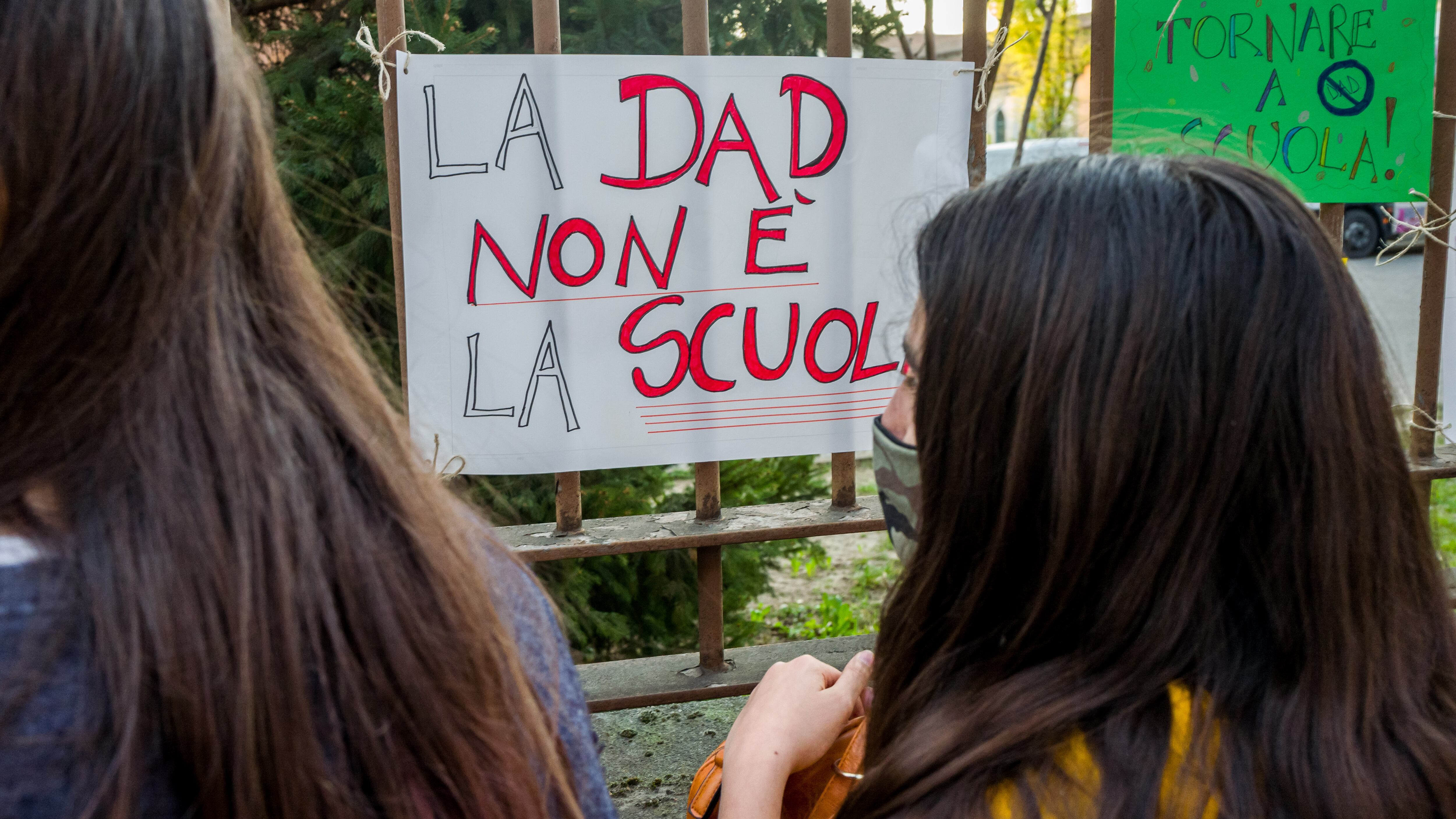 Scuola in Dad? E i sindacati scioperano per ottenere la dieta