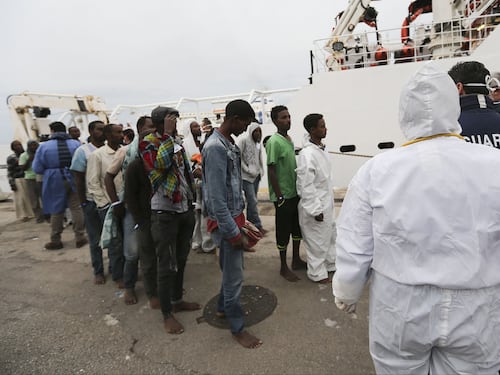 È l'anno record degli immigrati. E Bruxelles si fa beffe dell'Italia