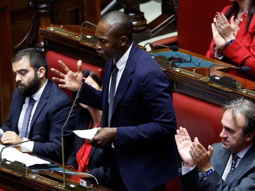 "Andiamo sulle navi". Riparte il ritornello pro migranti della sinistra