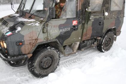 Gli alpini nei paesi isolati dalla neve 9