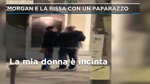 Mattino 5, video rissa tra Morgan e paparazzo: "La mia donna è incinta, co..."