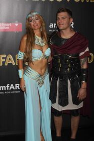 Paris Hilton come Cleopatra per beneficenza 23