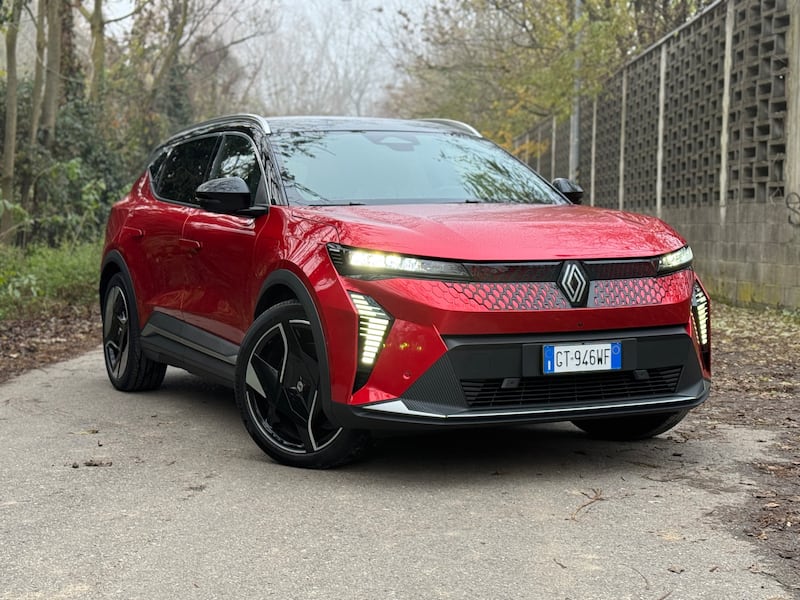 Renault Scenic E-Tech: guarda la gallery del crossover elettrico per viaggiare 17