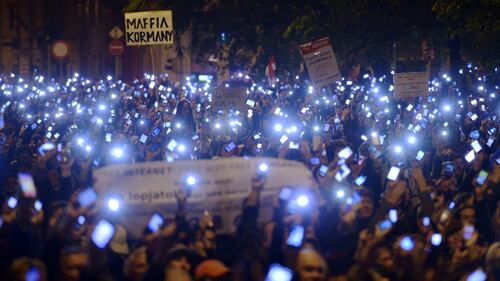 Budapest, migliaia in piazza contro la "internet-tax" 2
