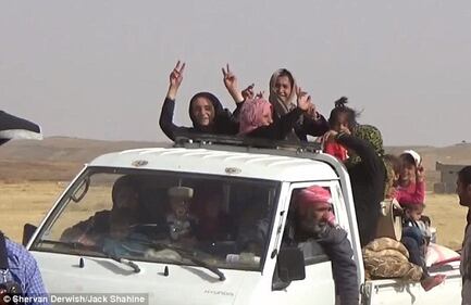 Le donne siriane si tolgono il niqab 6