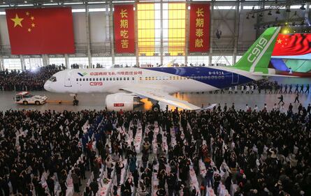 Da oggi la Cina ha un suo aereo di linea 2