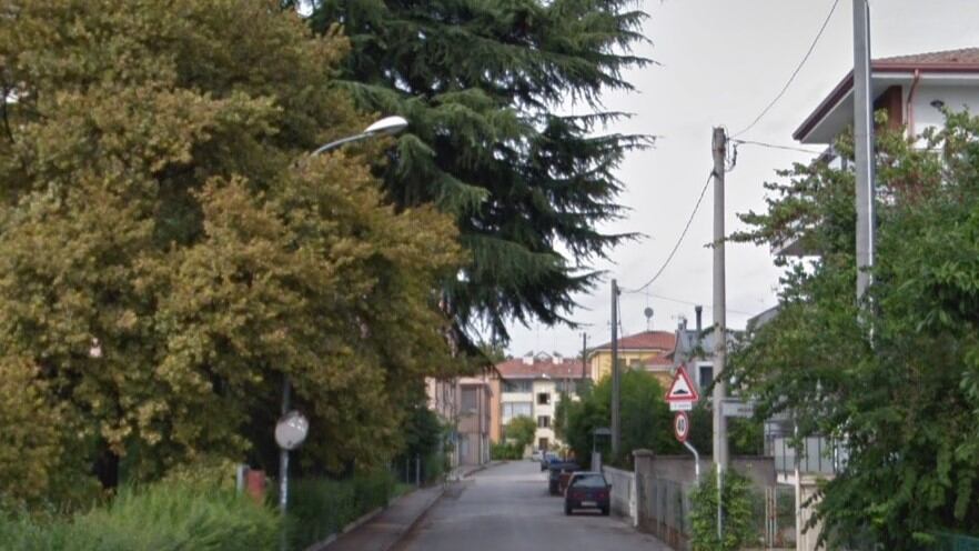 Padova, rissa fra stranieri in strada: ferito agente intervenuto