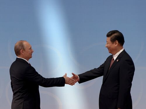 L’abbraccio Cina Russia penalizza l’Europa