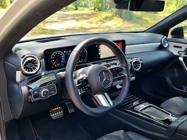 Mercedes Classe A 180d: guarda la gallery della berlina premium 15