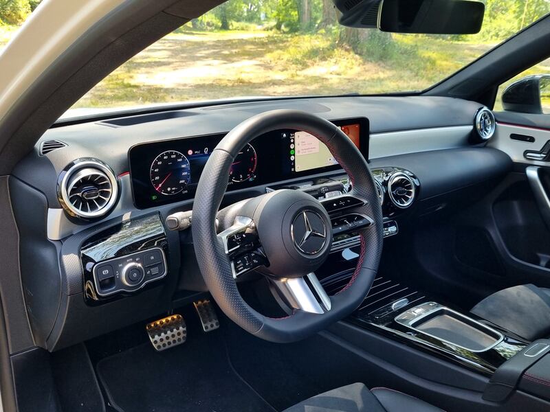 Mercedes Classe A 180d: guarda la gallery della berlina premium 15