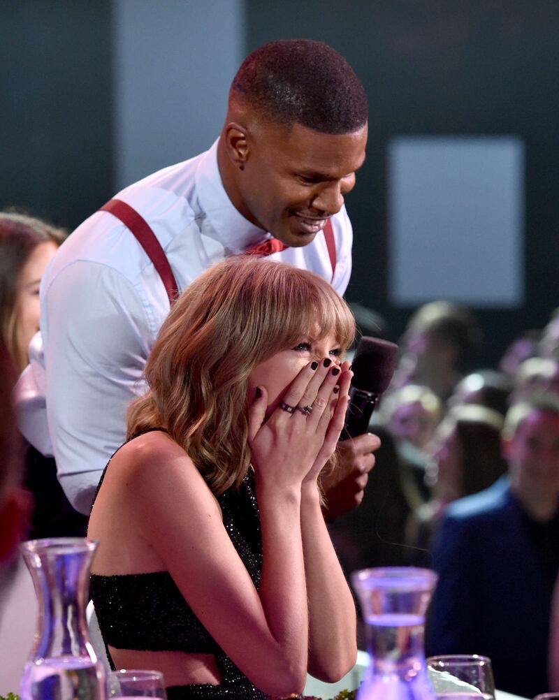 Taylor Swift sexy agli iHeartRadio Music Awards: vince e duetta con Madonna 10