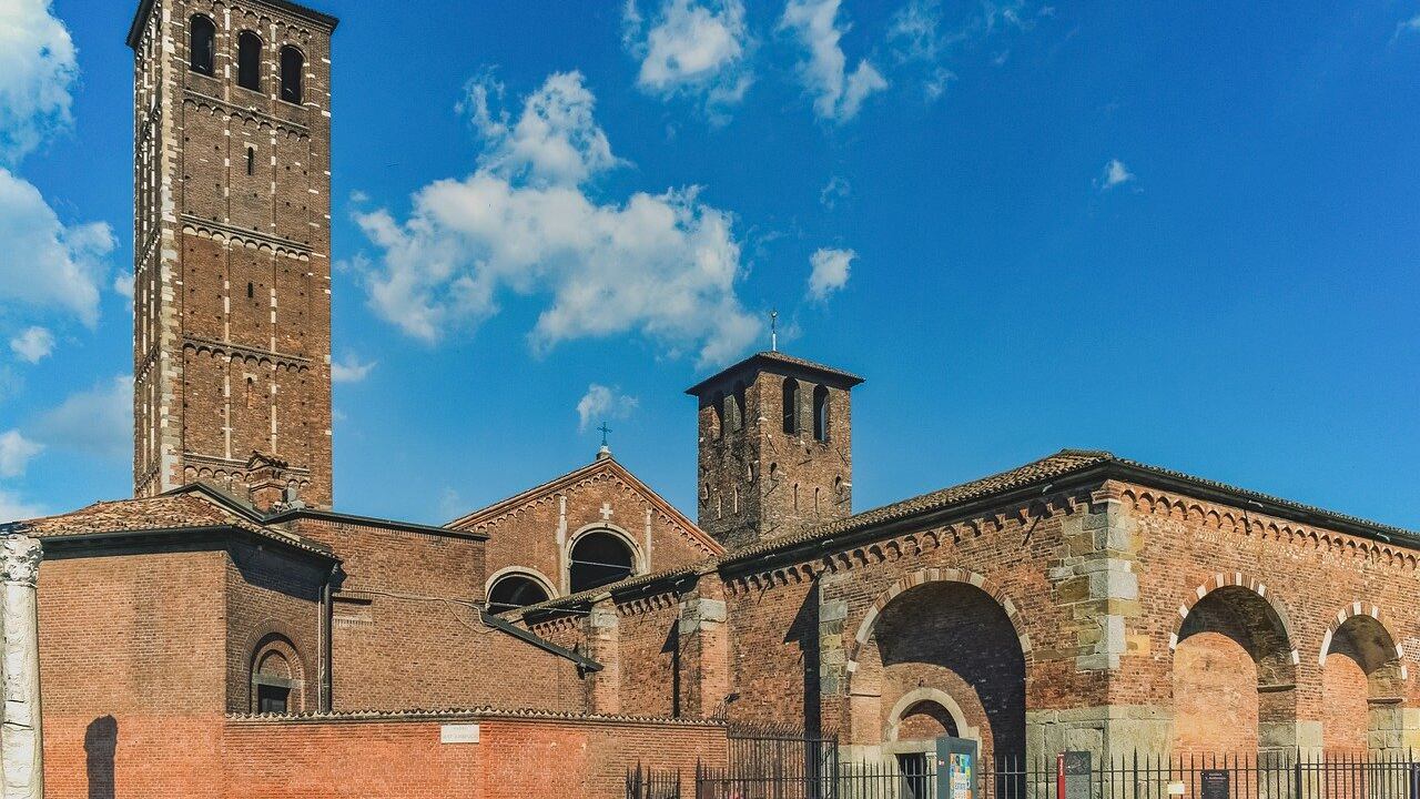 Milano, storia e leggenda della colonna del diavolo