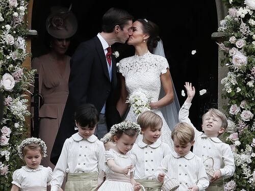 Pippa Middleton ha detto sì. La sorella di Kate ha sposato il miliardario James Matthews