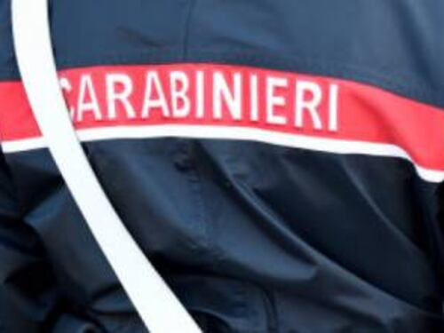 Palermo, nigeriano lancia da finestra valigia piena di droga: fermato